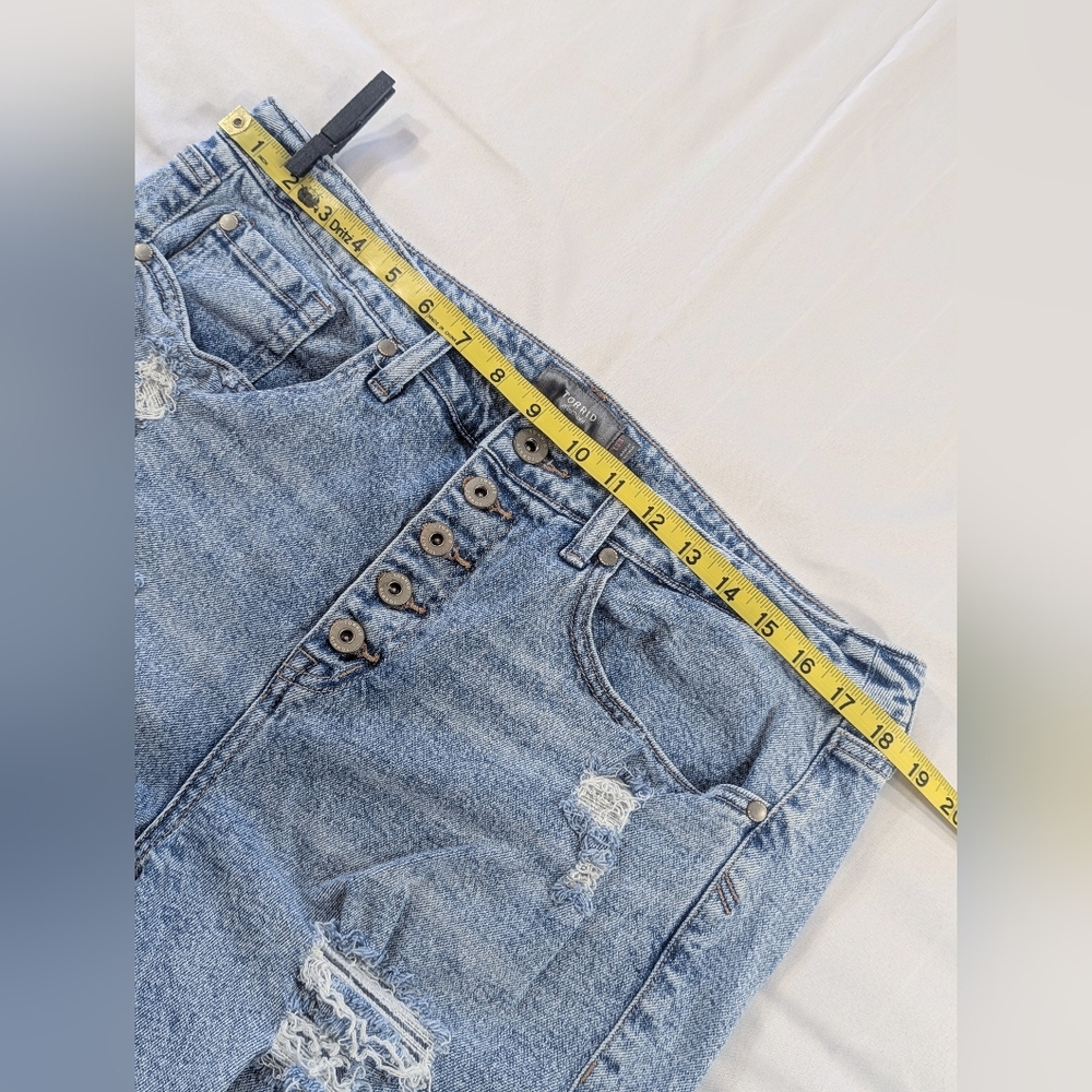 Torrid Ultra Distressed Jeans (12 Short) - Picture 4 of 14